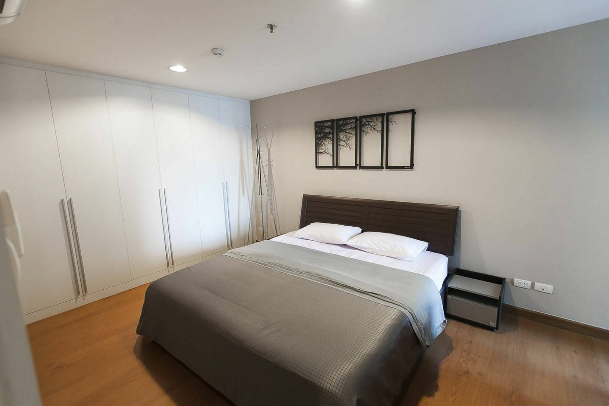 Belle Grand Rama9 Apartment *