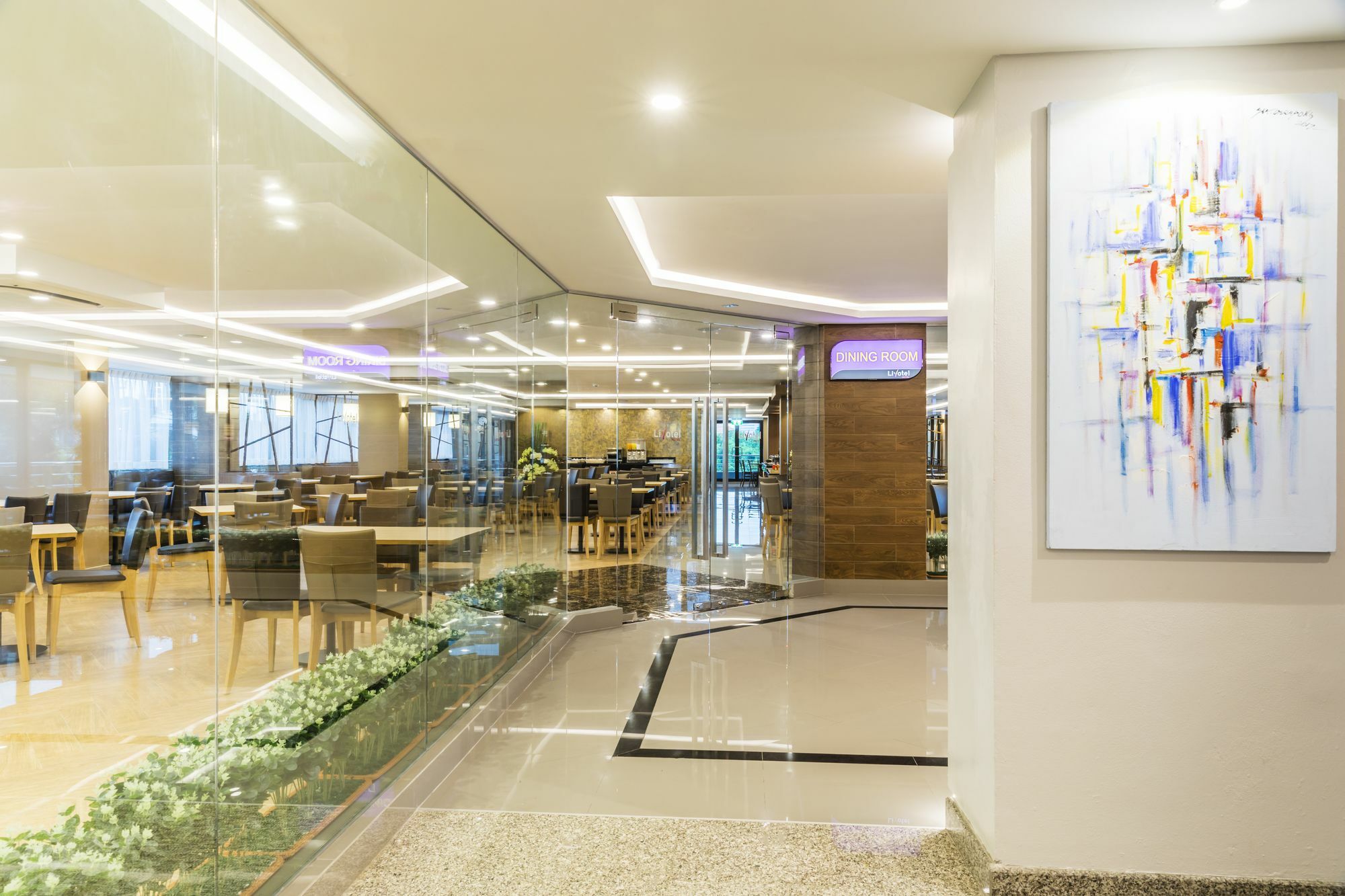 Livotel Hua Mak Khách sạn 4*