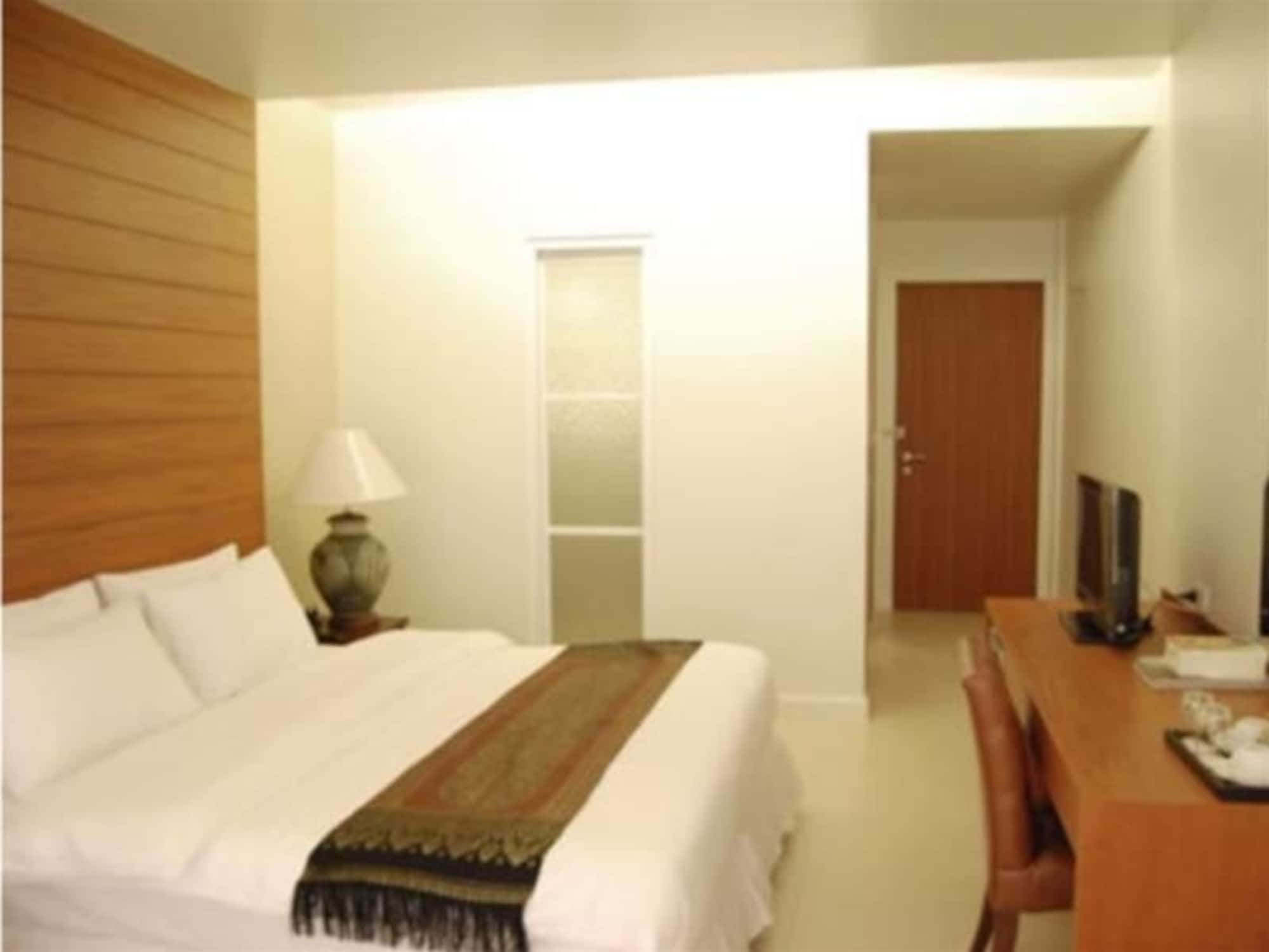 Oyo 307 Baan Udom 2*
