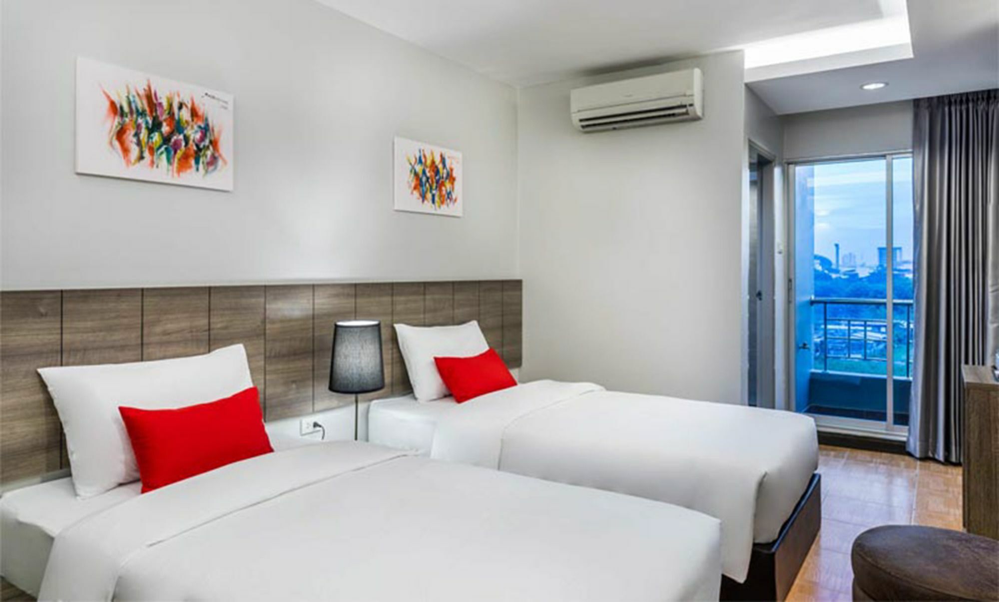 Khách sạn Livotel Hua Mak 4*