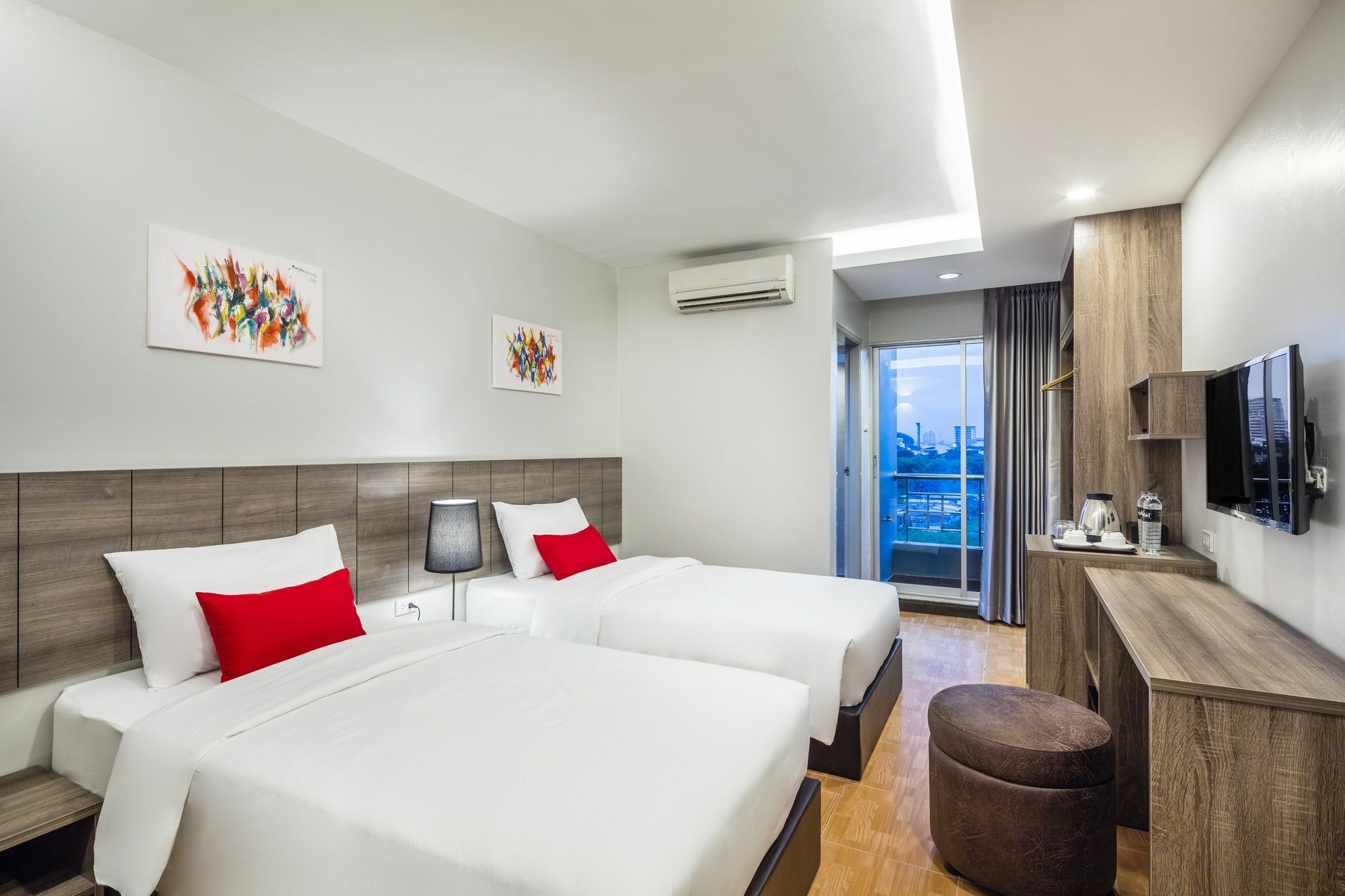 Livotel Hua Mak Khách sạn 4*