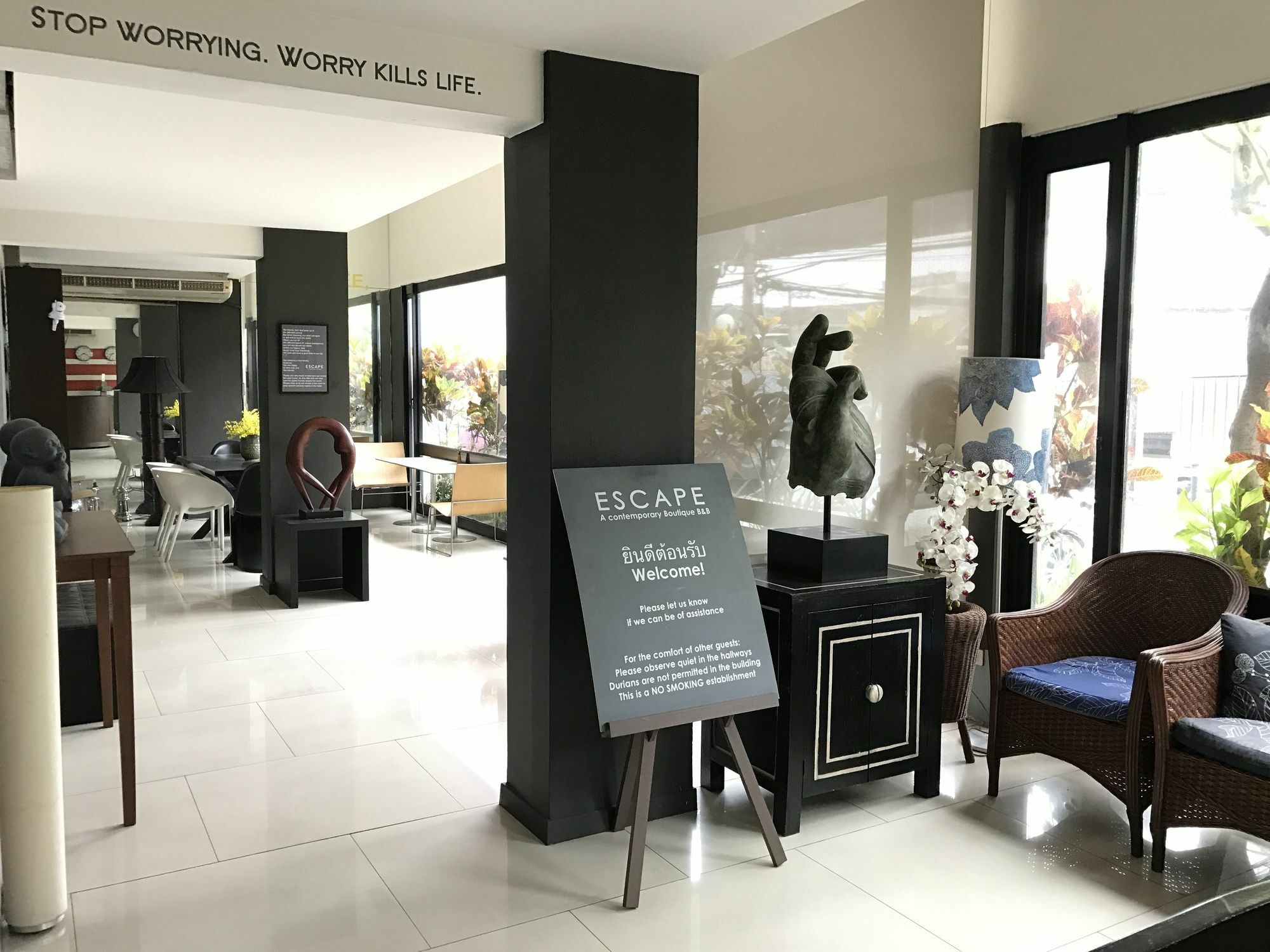 Somewhere To Escape - Hometel Hotel 3*