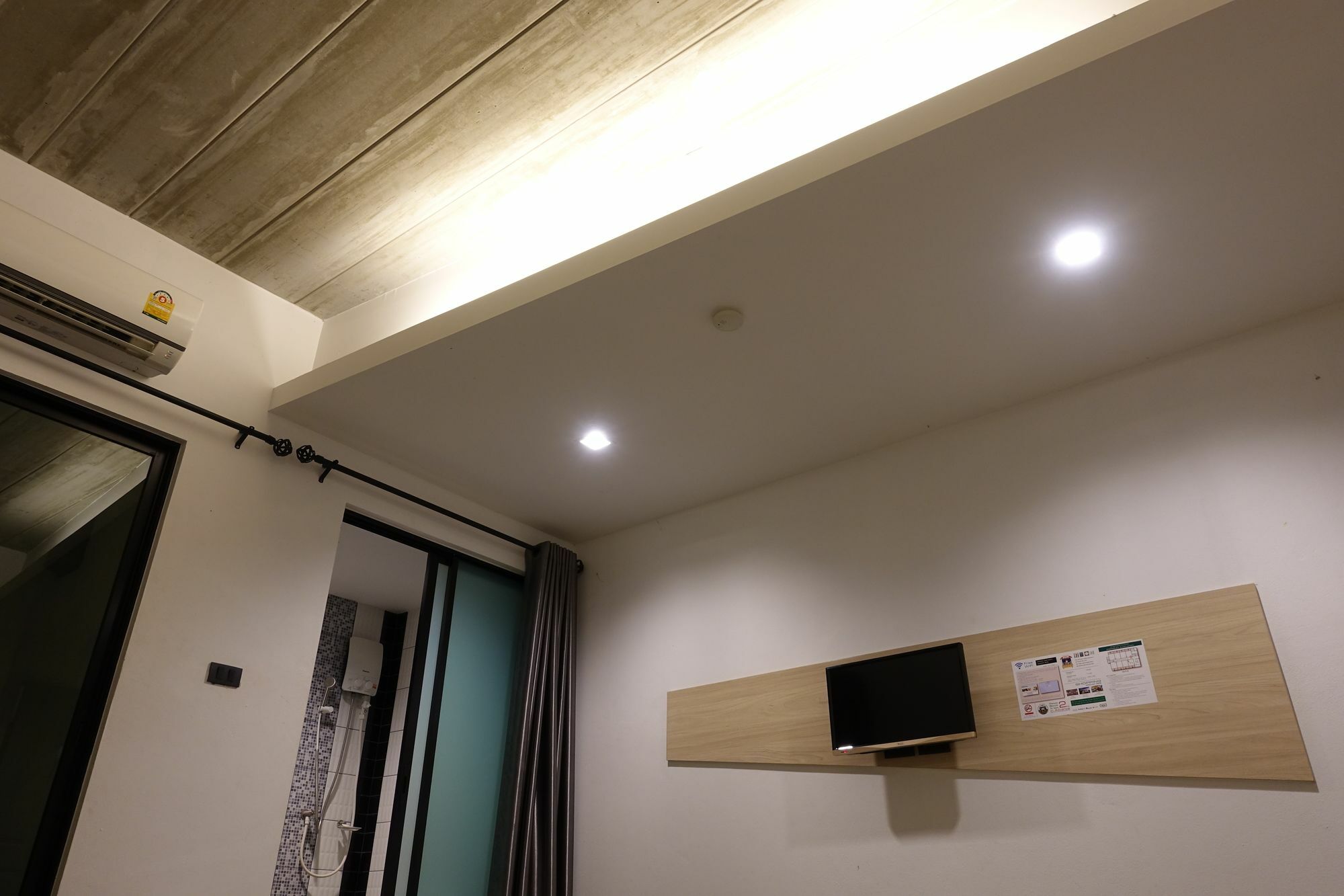 Hotel Bed-room At Suvarnabhumi Airport -sha- Bangkok