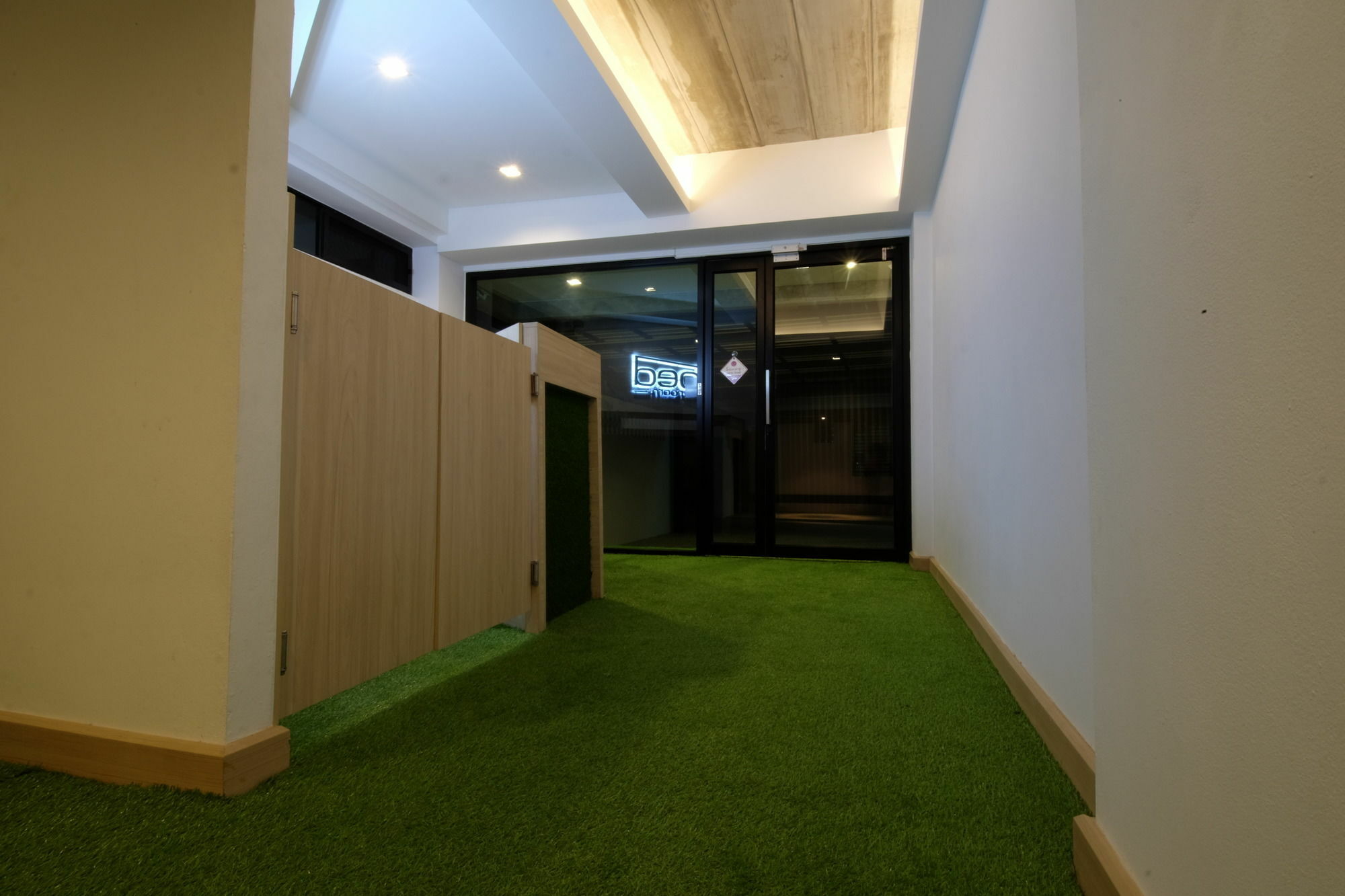 Bed-room At Suvarnabhumi Airport -sha-