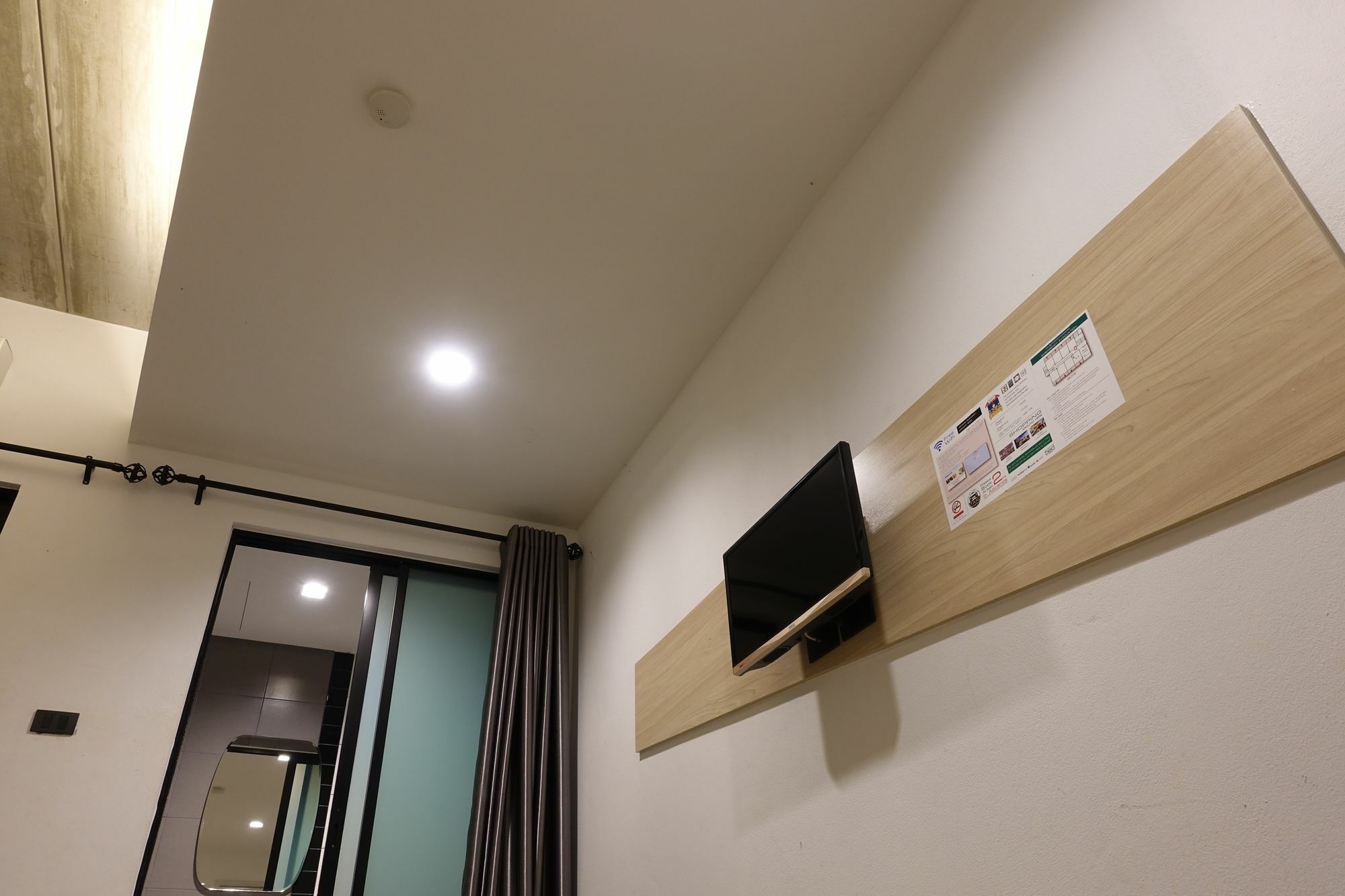Hotel Bed-room At Suvarnabhumi Airport -sha- 2*