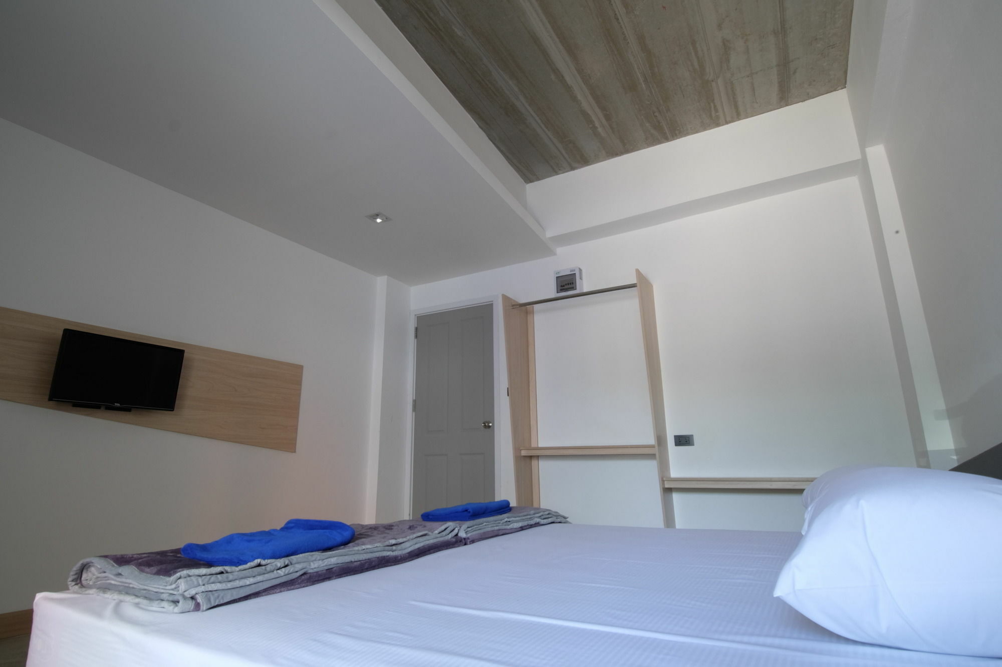 Hotel Bed-room At Suvarnabhumi Airport -sha-