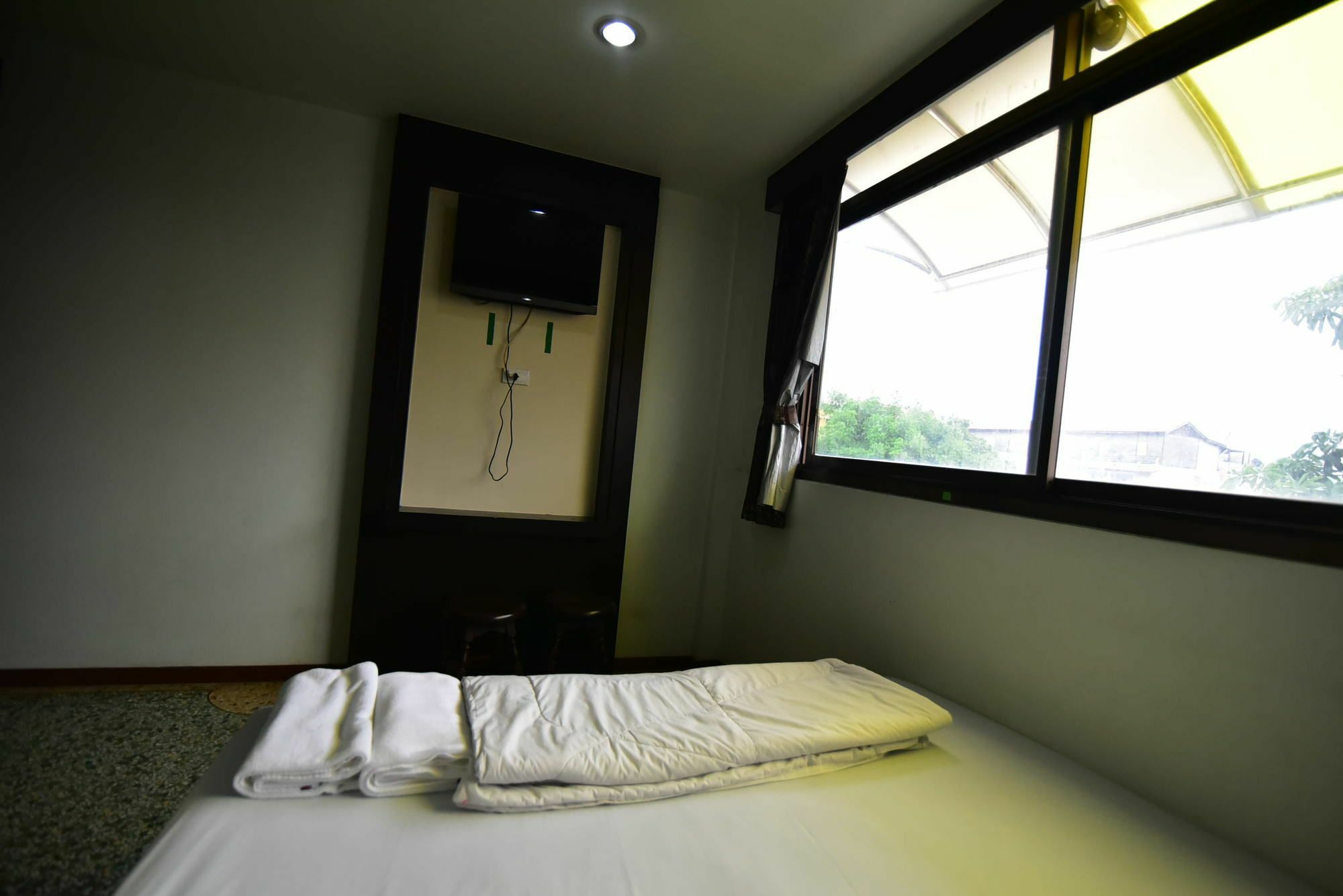Thara House 2*