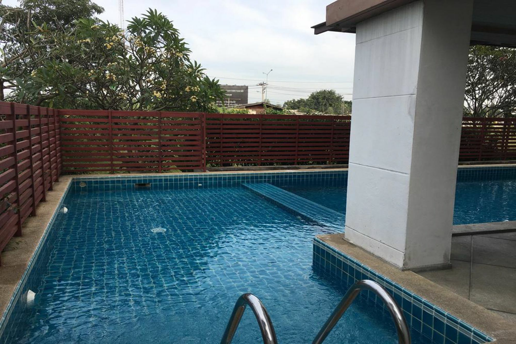 Prima Srinakarin Bangkok