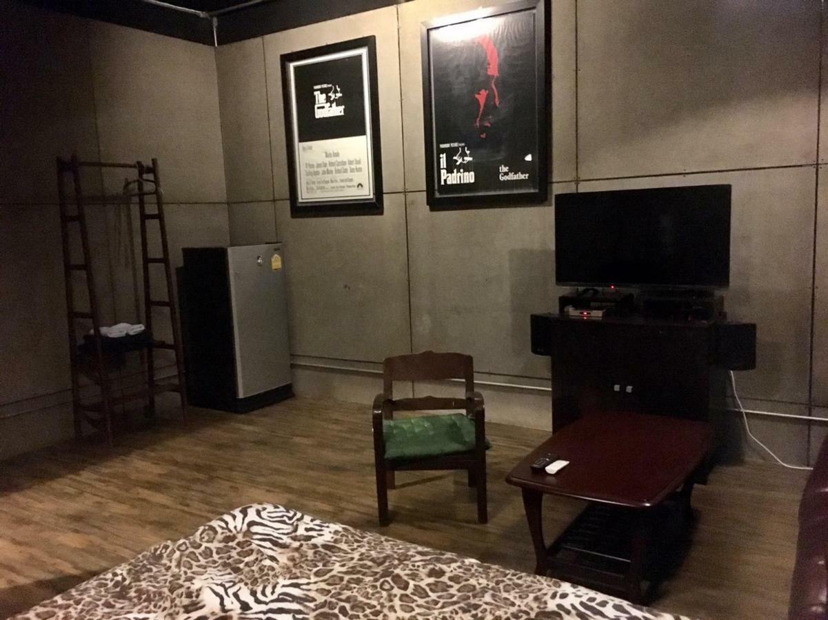 Bts Ekkamai - Pinocchio House *