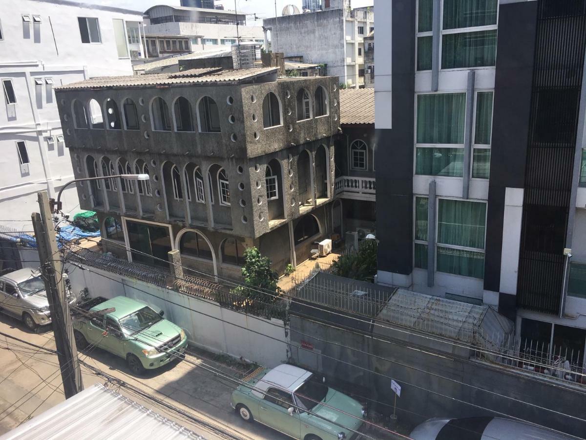 Bts Ekkamai - Pinocchio House * Bangkok