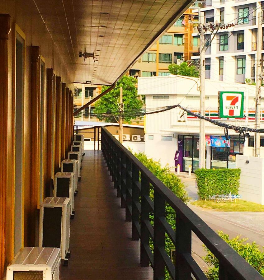 Hotell V - Mrt Huai Khwang 3*