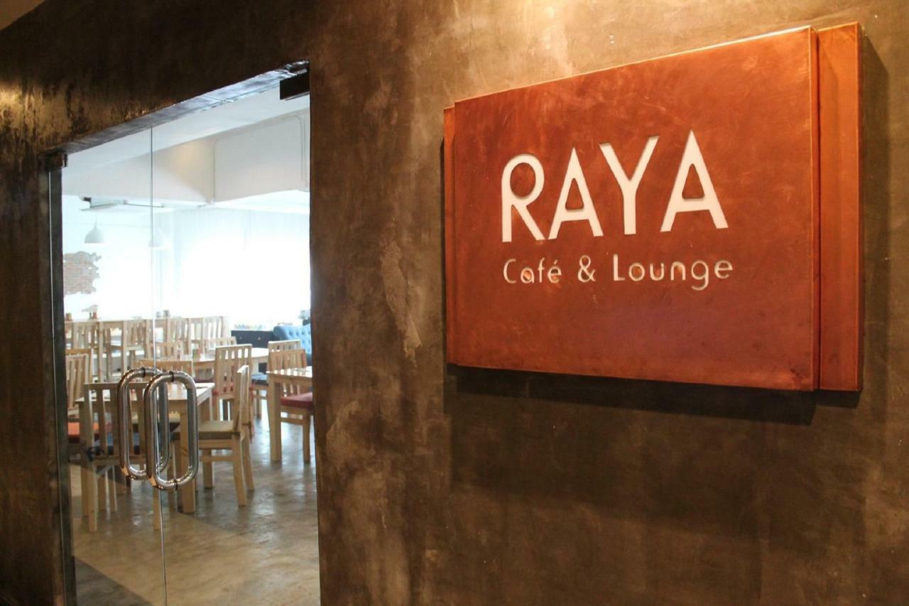 Hotel The Raya Surawong