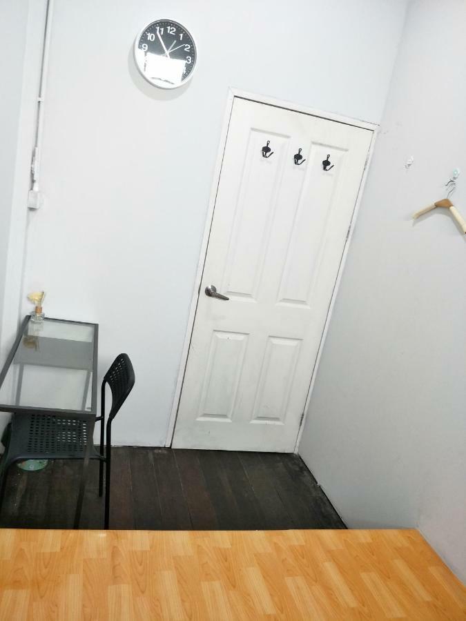 Meet Up Hostel *