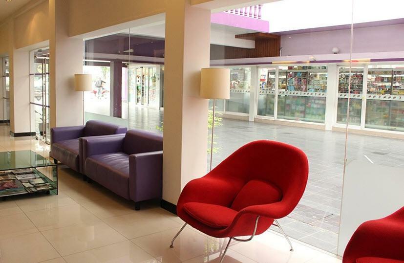 Khách sạn The Embassy Sathorn