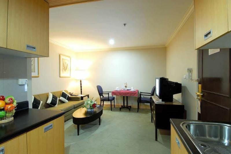 Khách sạn Princeton 4*