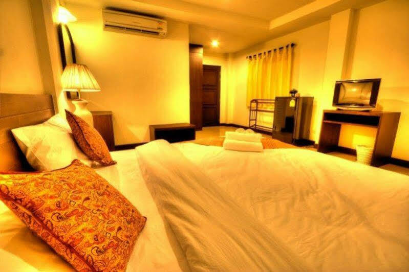 Suphan Hometel Hotel 3*