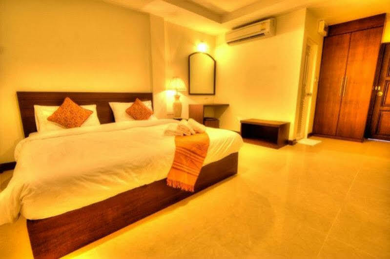 Suphan Hometel 3*