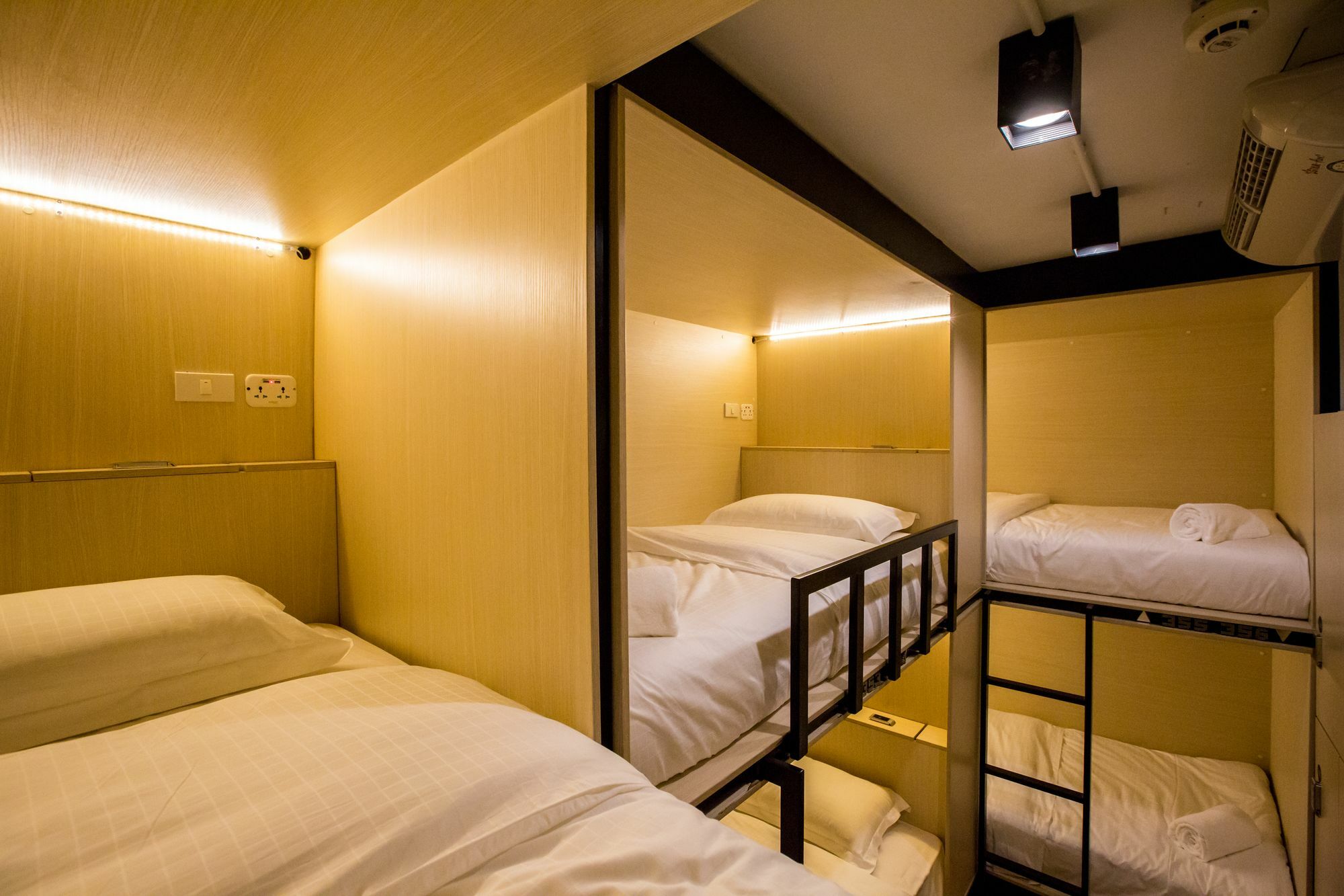 Bed To Hostal Bangkok