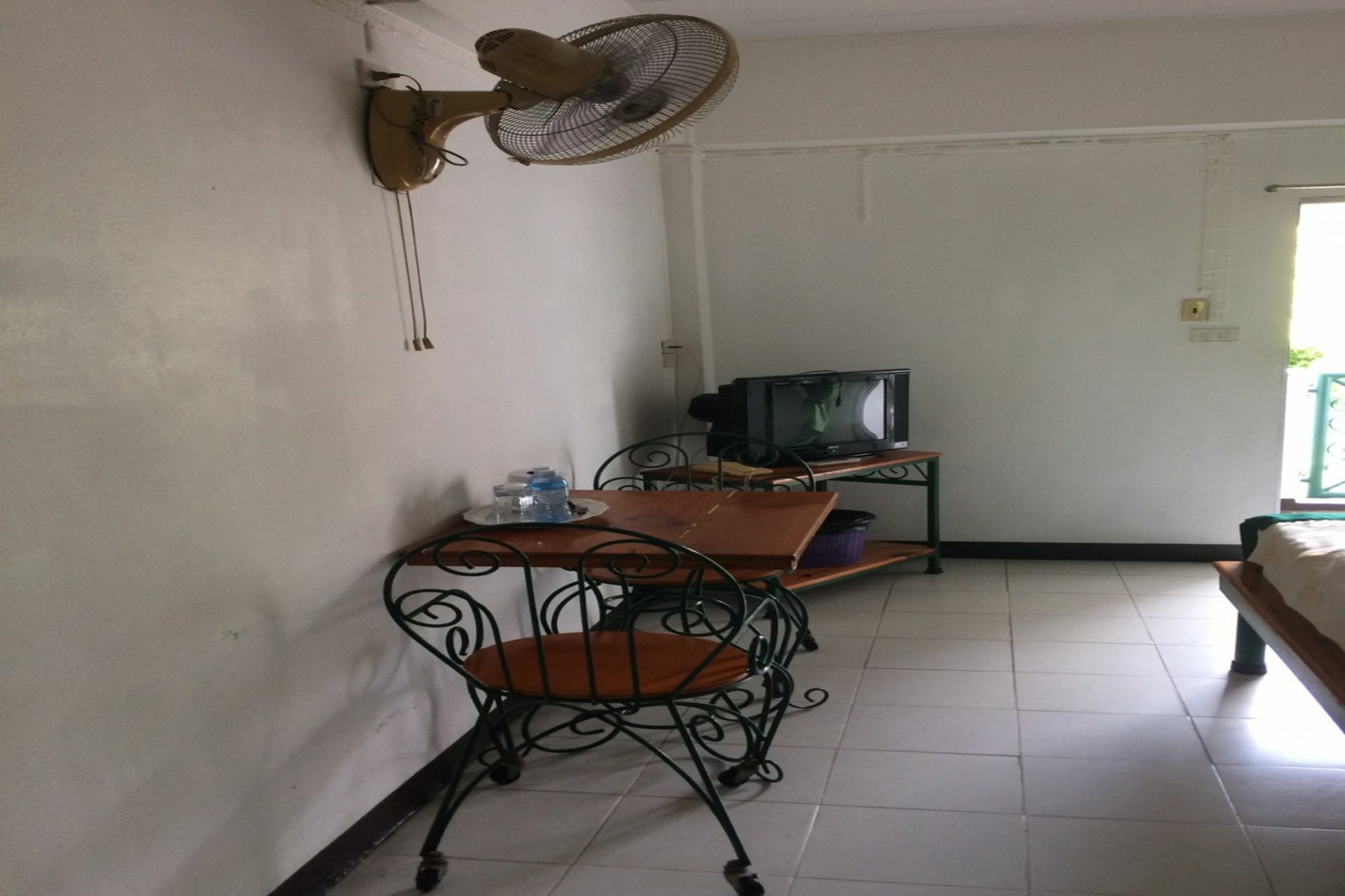 Baan Khun Mae Hotel 2*