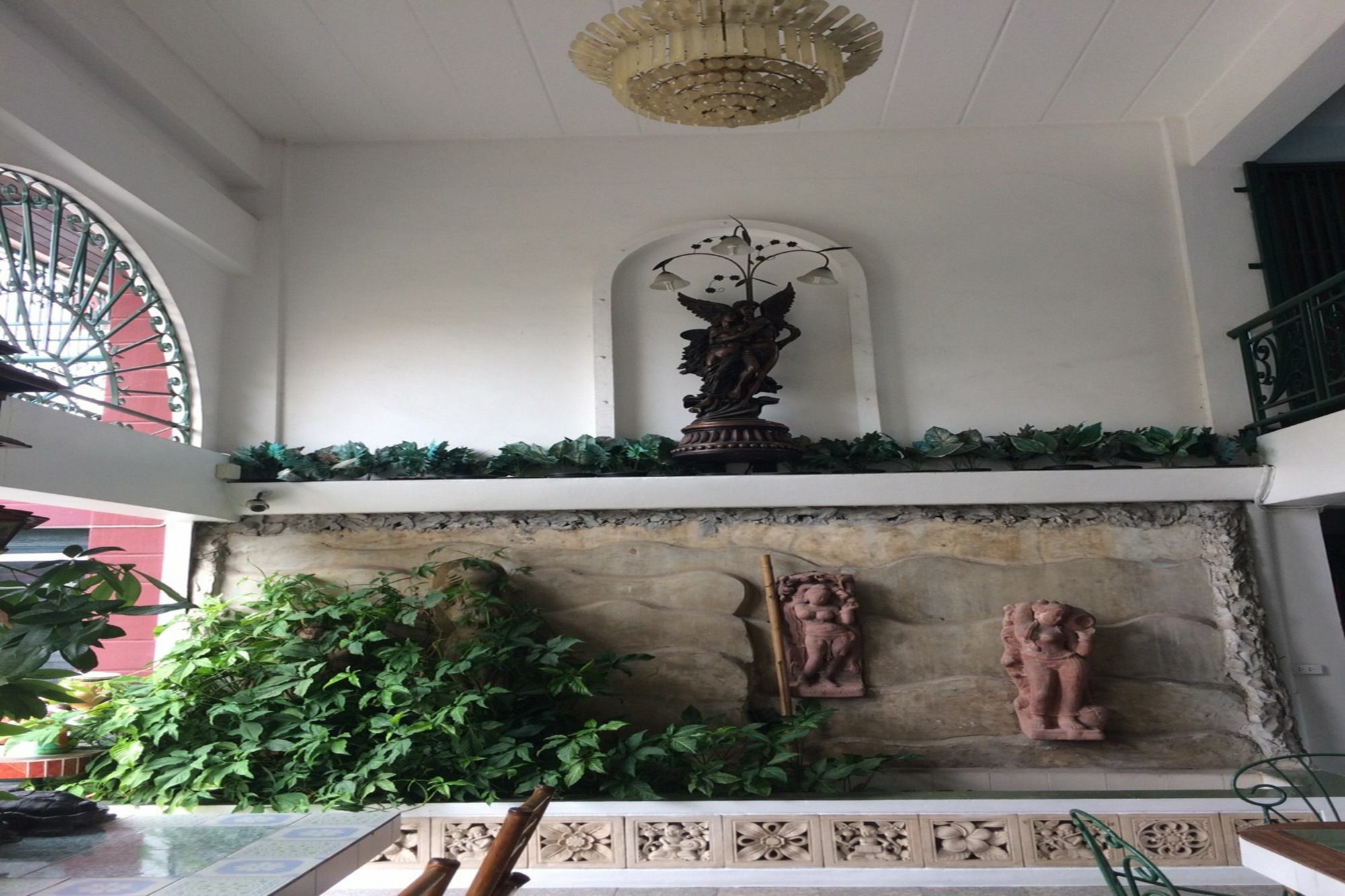 Baan Khun Mae 2*