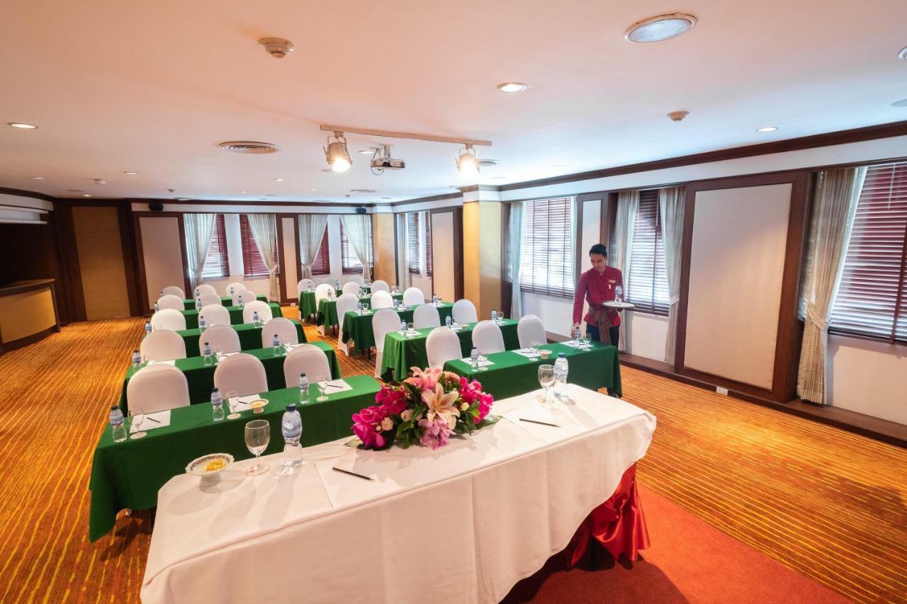 Hotel Zenith Sukhumvit 4*