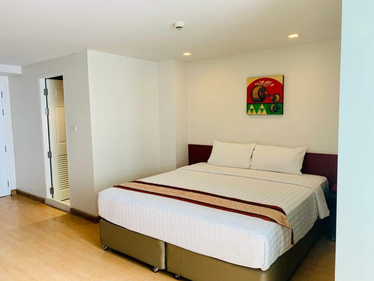I Sathorn 3*
