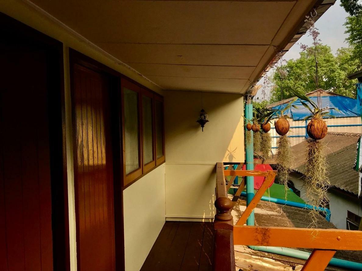 Canal Next Door Guest house Bangkok