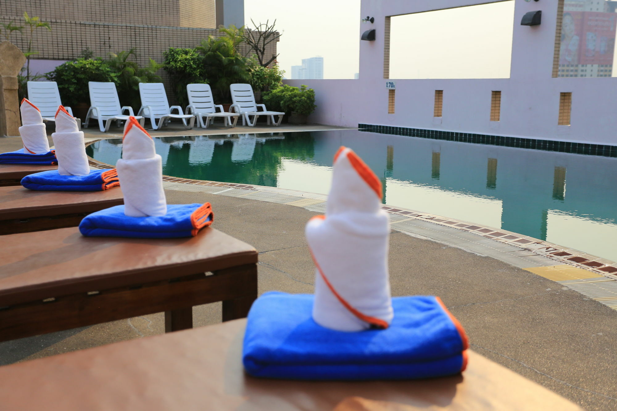 Karnmanee Palace Hotel 4*