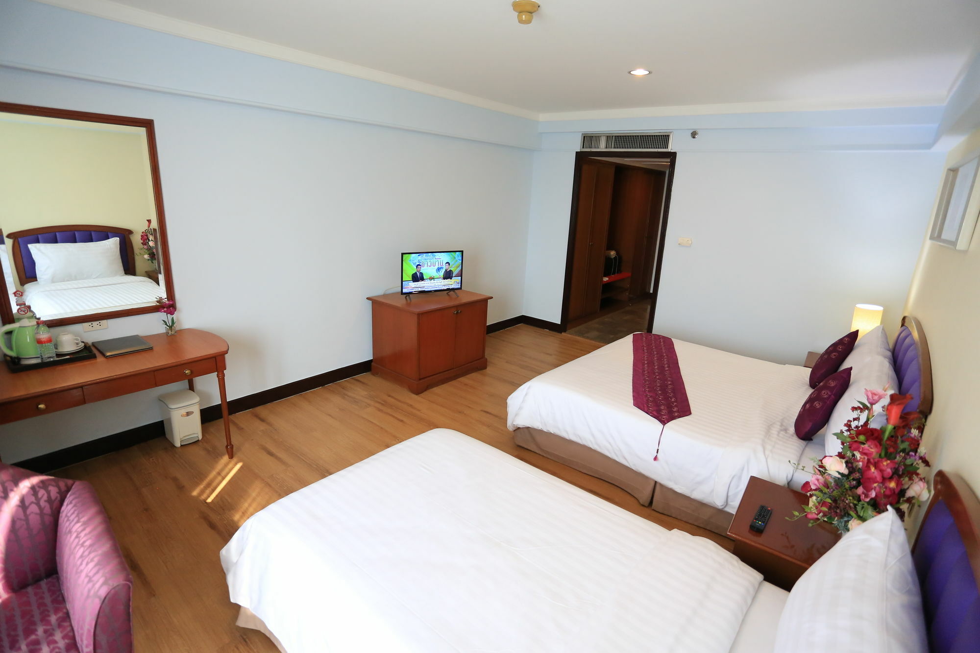 Karnmanee Palace Hotel 4*