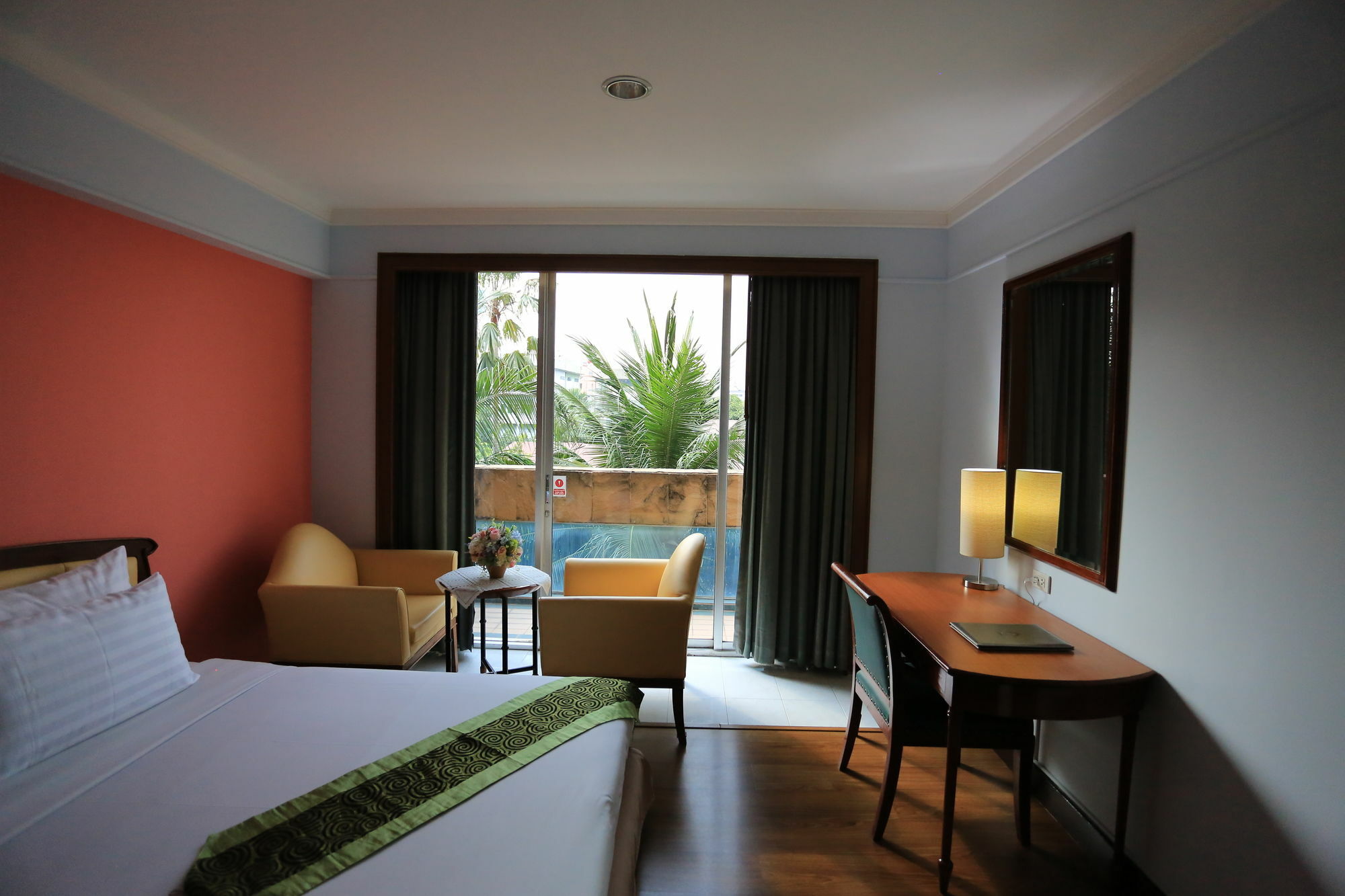 Karnmanee Palace 4*