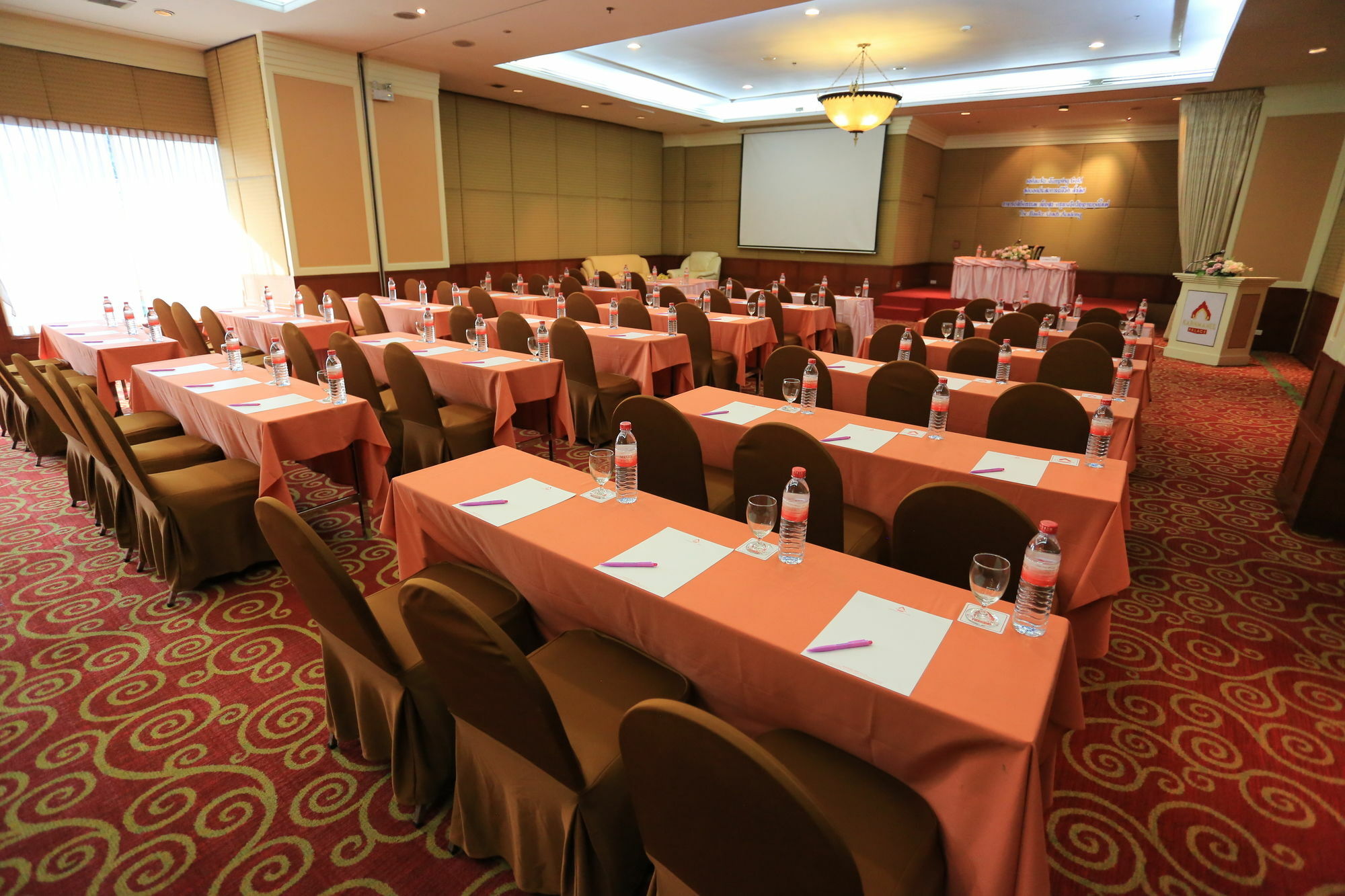 Karnmanee Palace Hotel 4*
