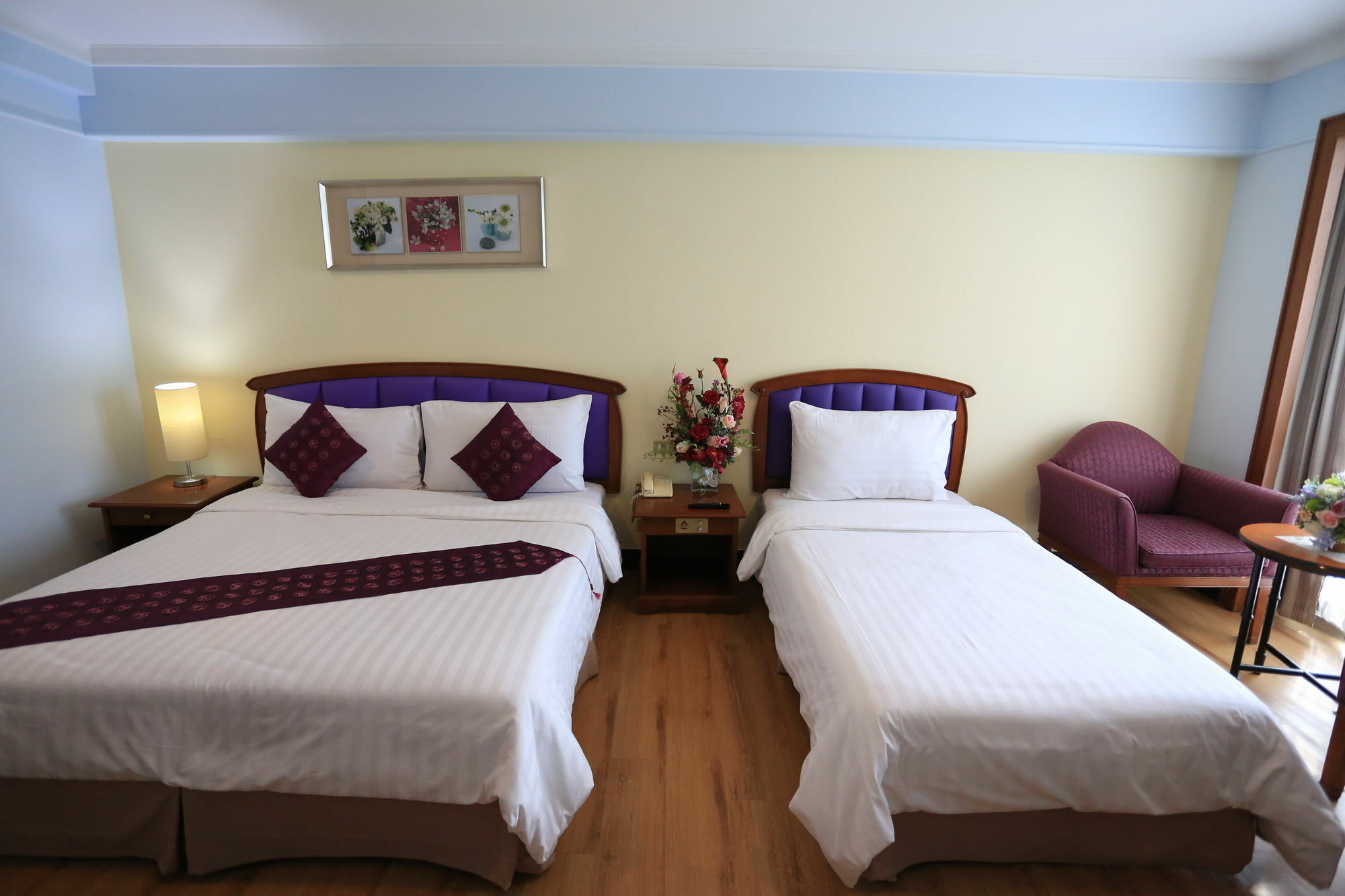 Karnmanee Palace Hotel