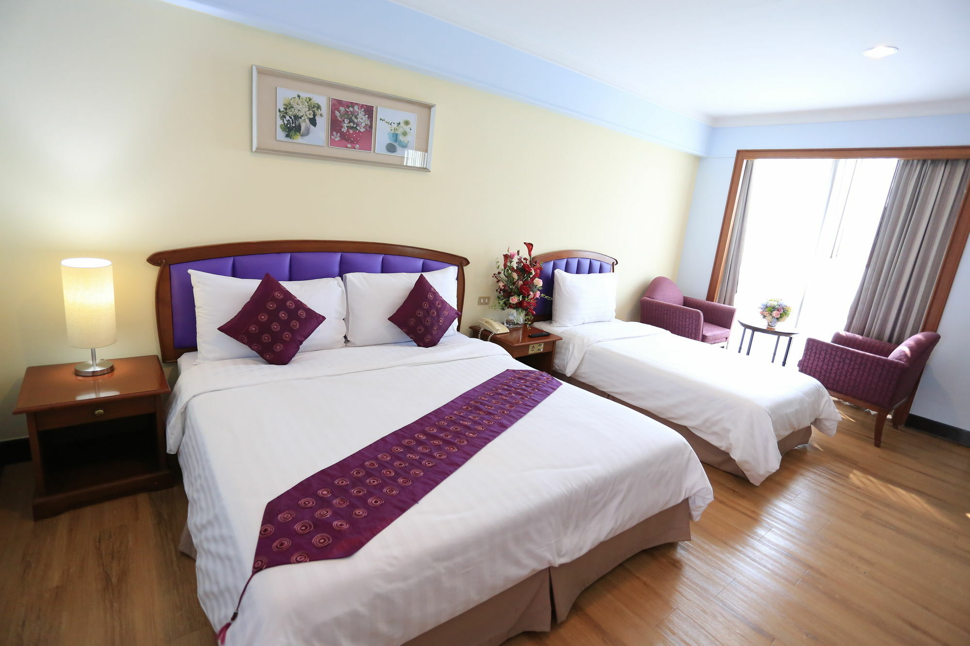 Karnmanee Palace Hotel 4*