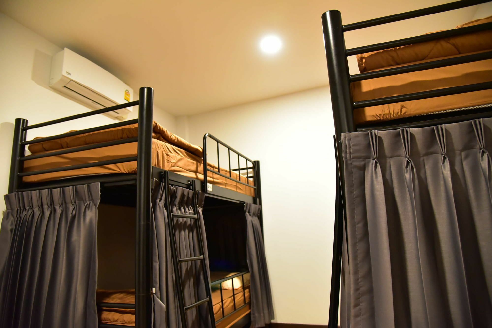 Trog And Soi - - Adults Only Bangkok