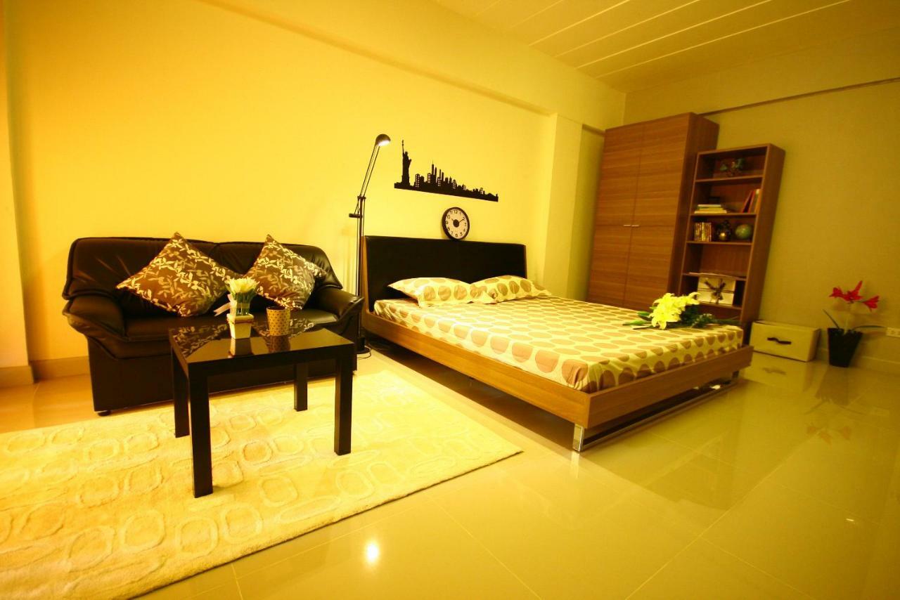 At Phetkasem Aparthotel