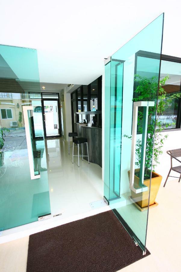 Aparthotel At Phetkasem Bangkok