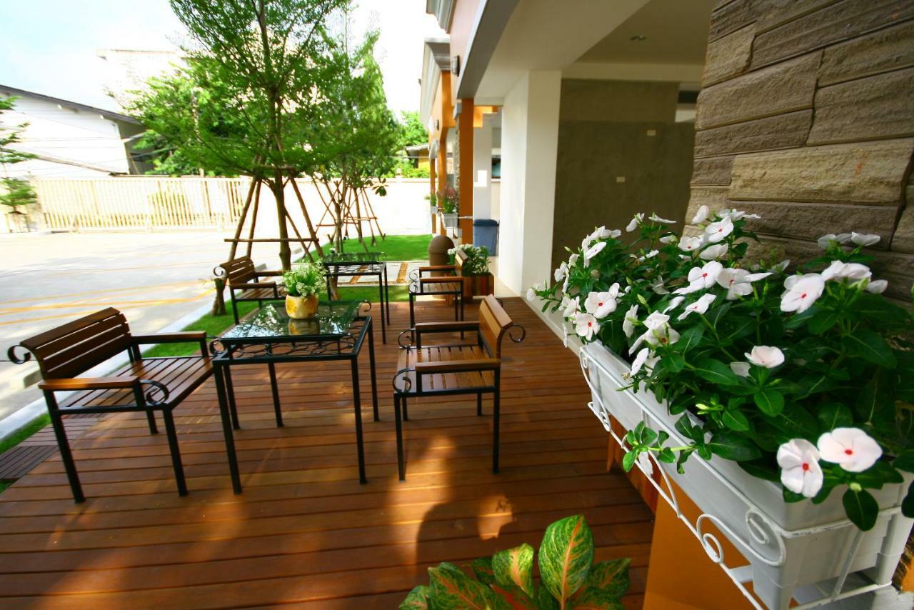 Aparthotel At Phetkasem Bangkok