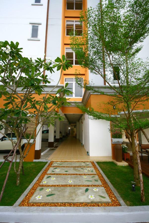 Aparthotel At Phetkasem Bangkok