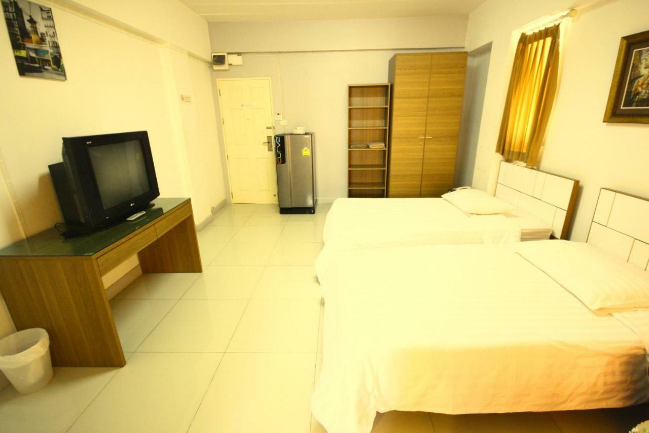 At Phetkasem Aparthotel