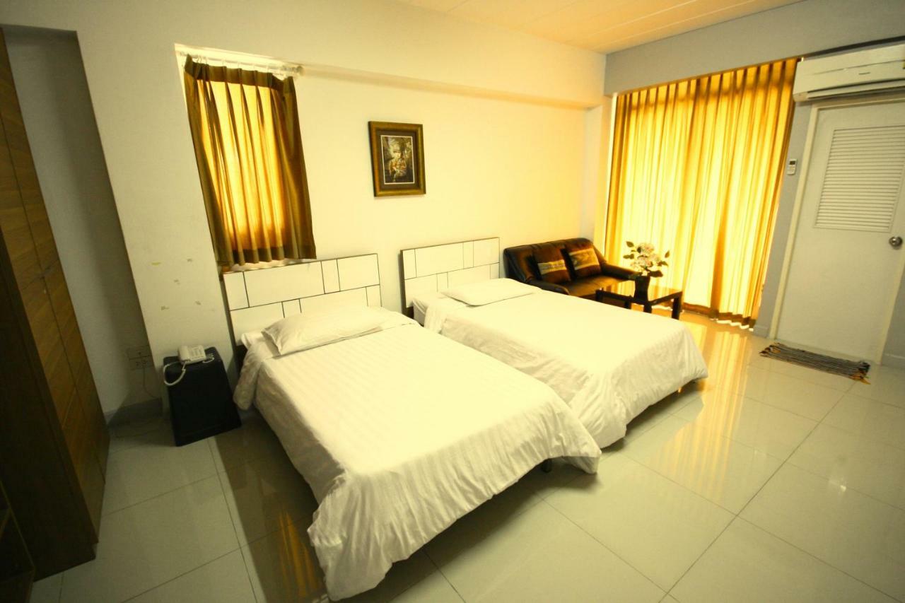 At Phetkasem Aparthotel 3*