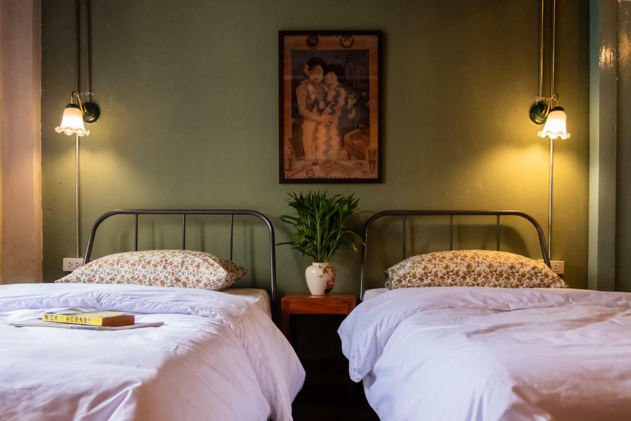 Live Local Cafe & - 420 Friendly Homestay Bangkok