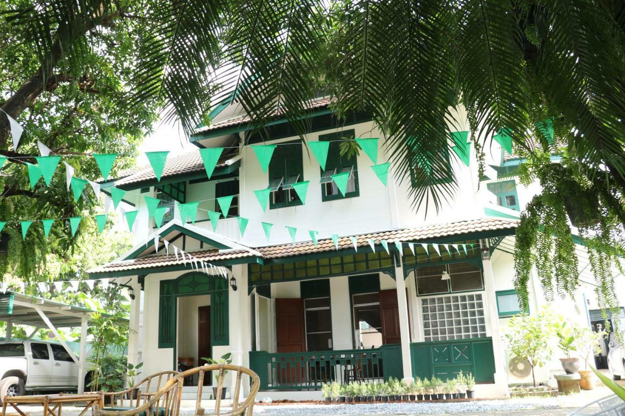 24 Samsen Heritage House Bangkok