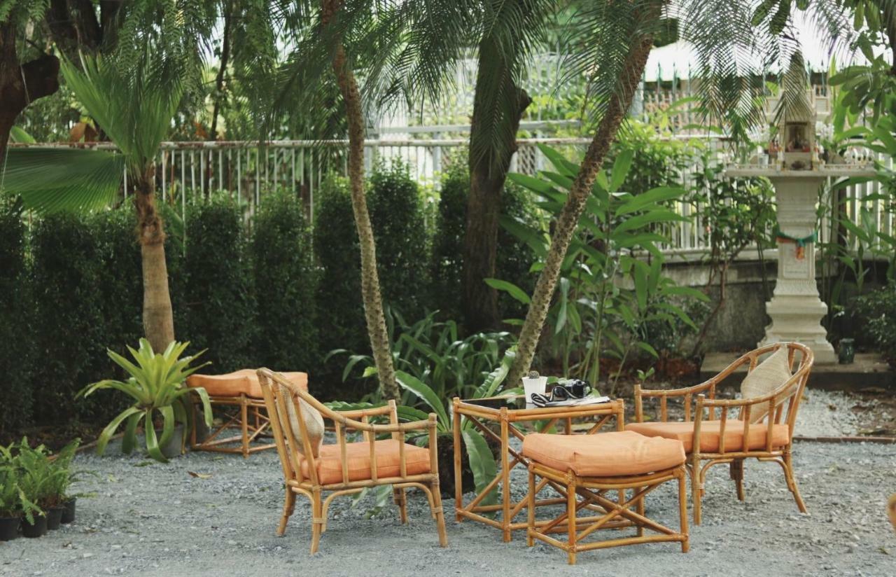 24 Samsen Heritage House Guest house *
