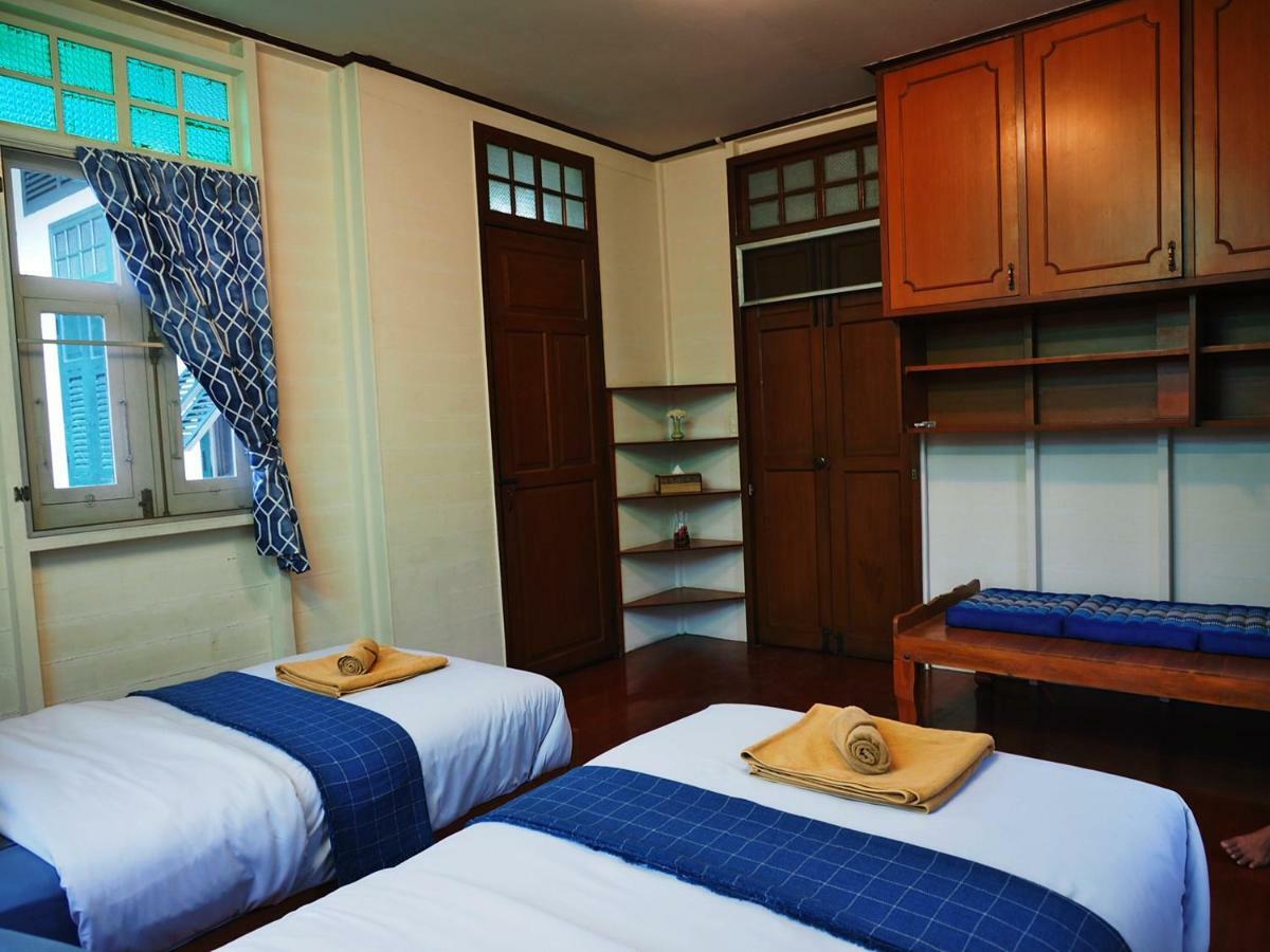 24 Samsen Heritage House Guest house