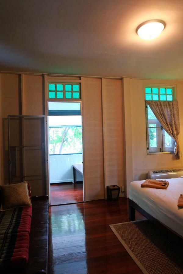 24 Samsen Heritage House Bangkok