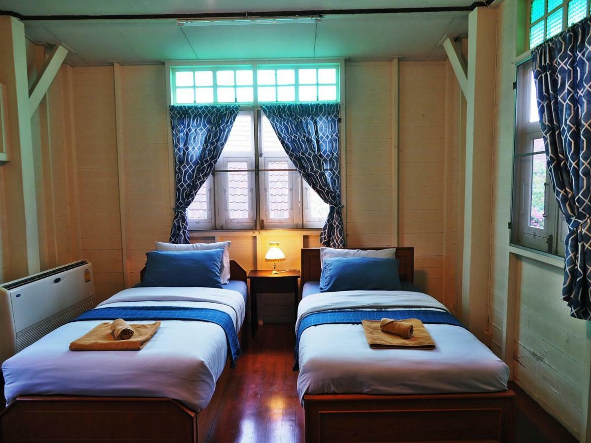 24 Samsen Heritage House Guest house *
