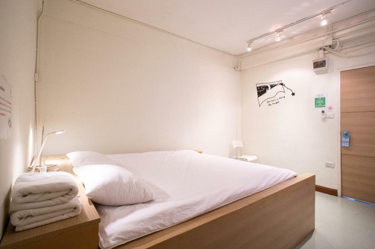 Trica Hostal Bangkok