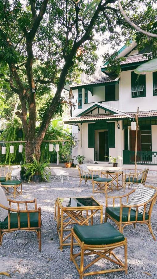 24 Samsen Heritage House *