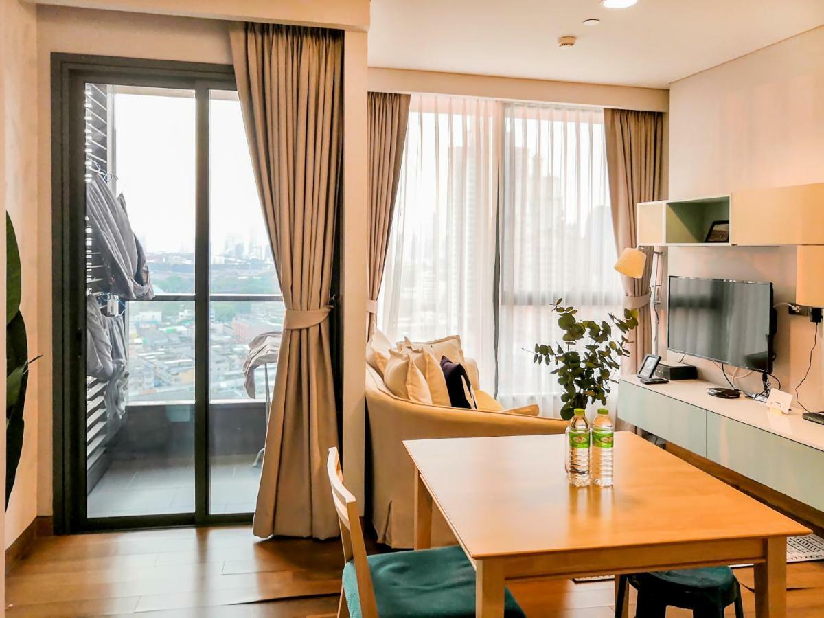 Hiii-homtel At Soi 24 Sukhumvit With Rooftop Boundless Pool-bts Phrom Phong&em District Bangkok