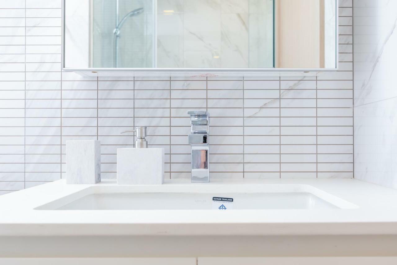 Hyde Sukhumvit 11 Floor 2 Apartment
